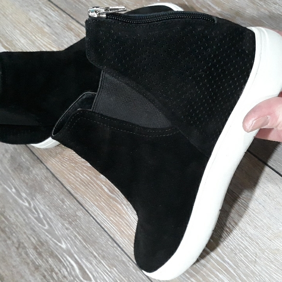 INC International Concepts black suede heel zip boots. Size 10 - Picture 5 of 11